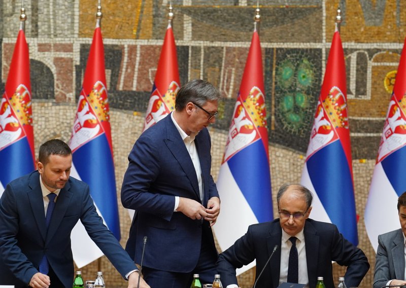 U Srbiji hitno stanje, prijete ostavke: 'Voditi ovako nešto nije moguće'