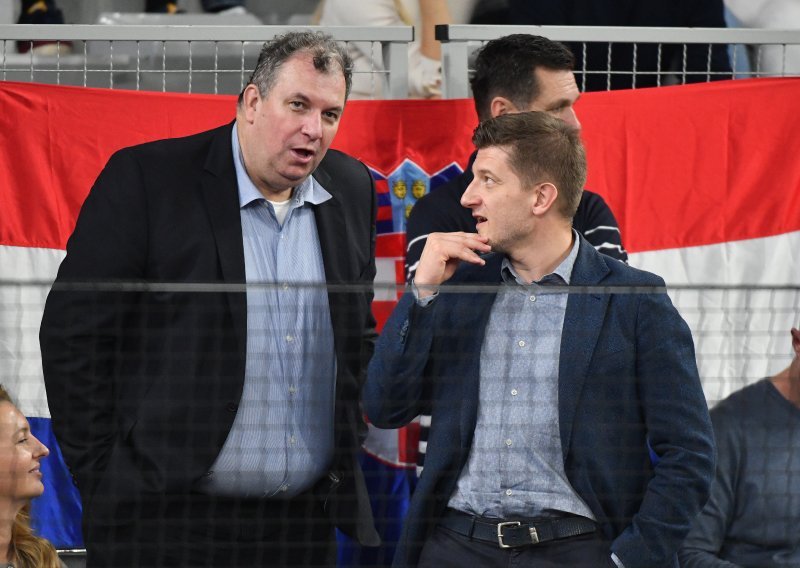 Jakov Kitarović u zanimljivom društvu uočen na tribinama