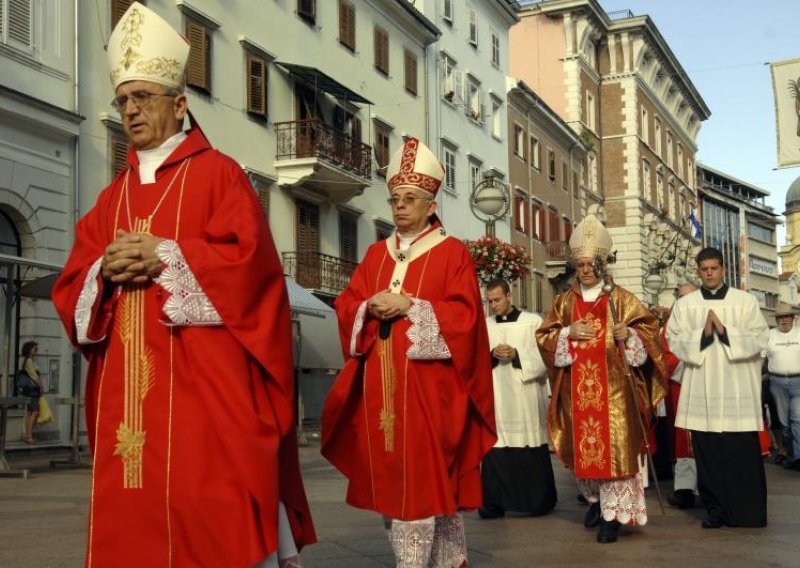 'Ni novi papa neće učiniti hrvatske biskupe skromnijima'