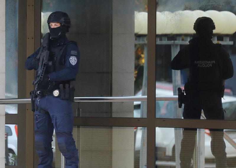 Dojava o lažnoj bombi u Splitu pred suđenje Petraku i skupini