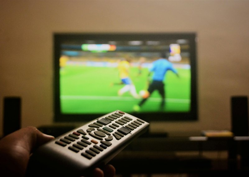 HAKOM: 'Zabilježen pad korištenja IPTV usluga, raste mobilni internet za kućanstvo'