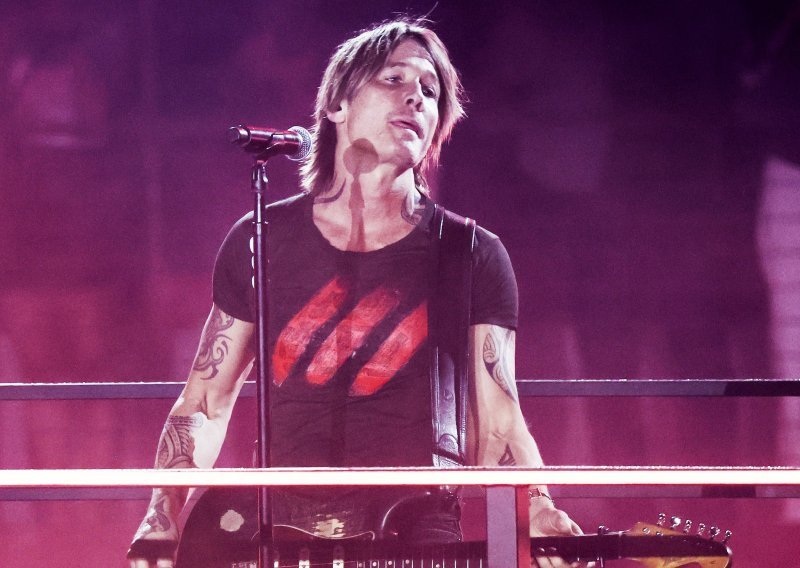 Nakon dvomjesečne šutnje oglasio se Keith Urban: 'Pitaš se zašto to radiš?'