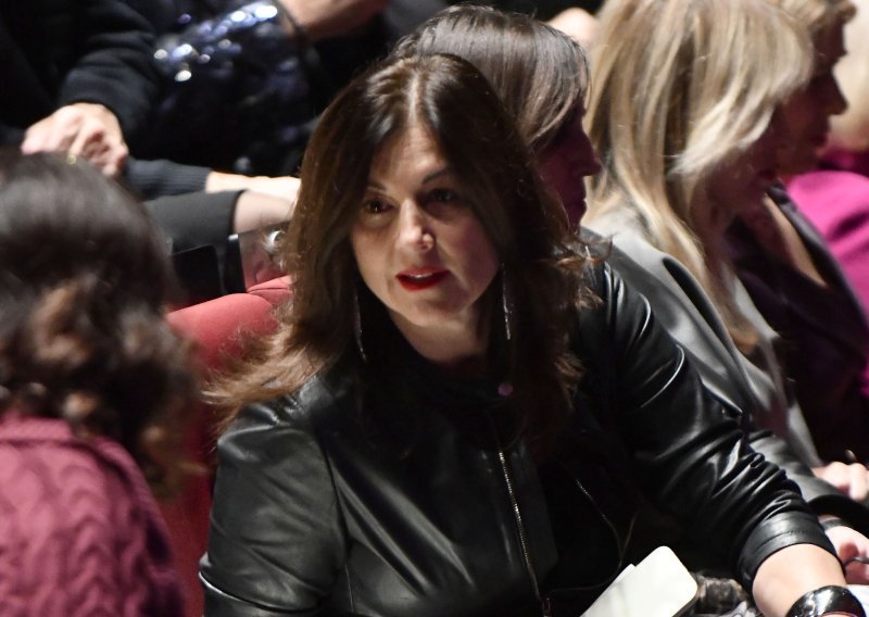 Sanja Musić Milanović izgleda kao da je došla ravno iz ureda: Nije loše, ali nije ni za padanje u nesvijest