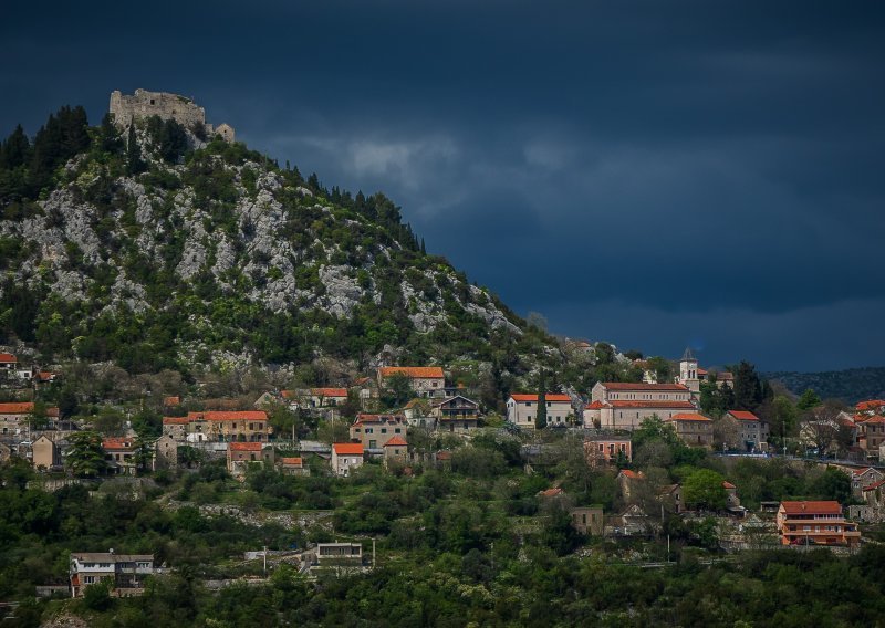 Jednoglasna odluka: Vrgorac se zadužuje radi obnove sportske dvorane
