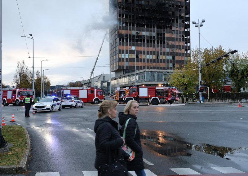 'Vatrogasci su se sjurili na vrh, počeli gasiti, no u tom su trenutku vidjeli da gori i ispod njih'