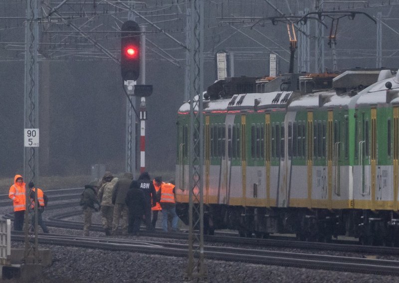 Poljaci šokirani diverzijom na pruzi prema Ukrajini: Upiru prstom u Rusiju