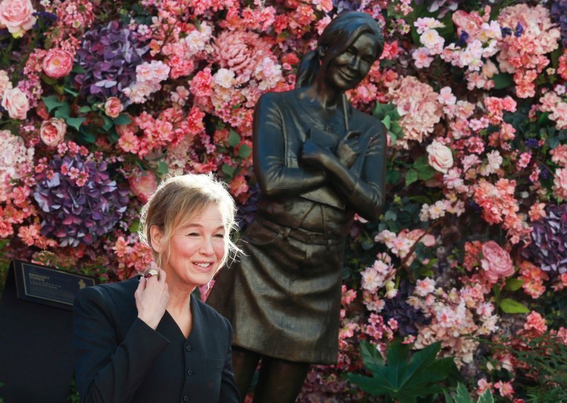 Legendarna Bridget Jones dobila svoj kip u Londonu