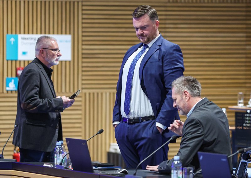 Hrvati ponovno navalili na trezorske zapise: Premašene planirane uplate