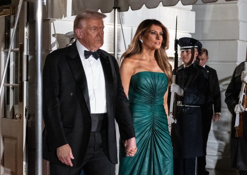 Melania Trump sve je ostavila bez riječi ovom haljinom, a izbor nije bio slučajan