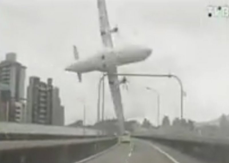 Zrakoplov na Tajvanu je pao jer je pilot zabunom isključio motor
