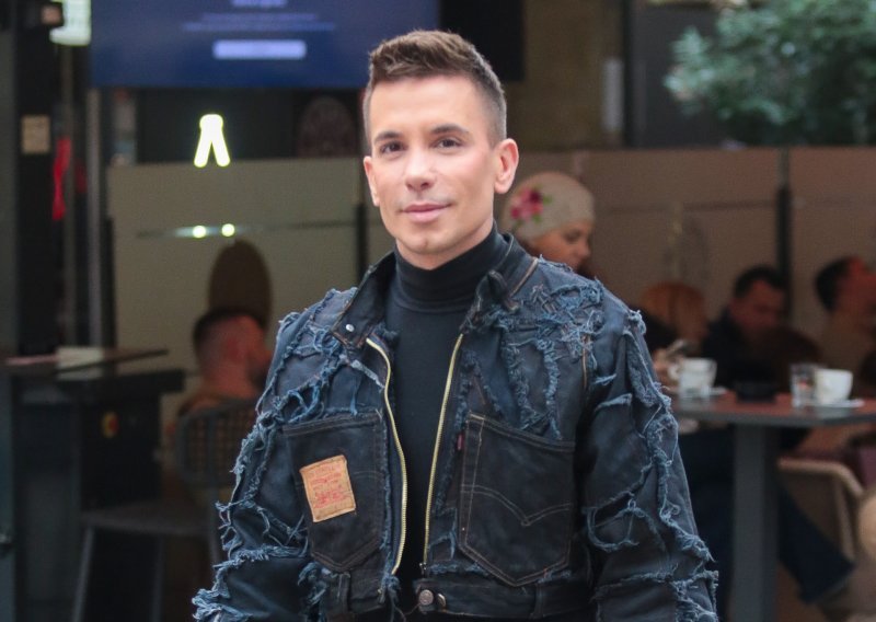 Ne znam kako mi je ovaj mladi glumac promaknuo, ali njegov me outfit pogodio ravno u očni živac