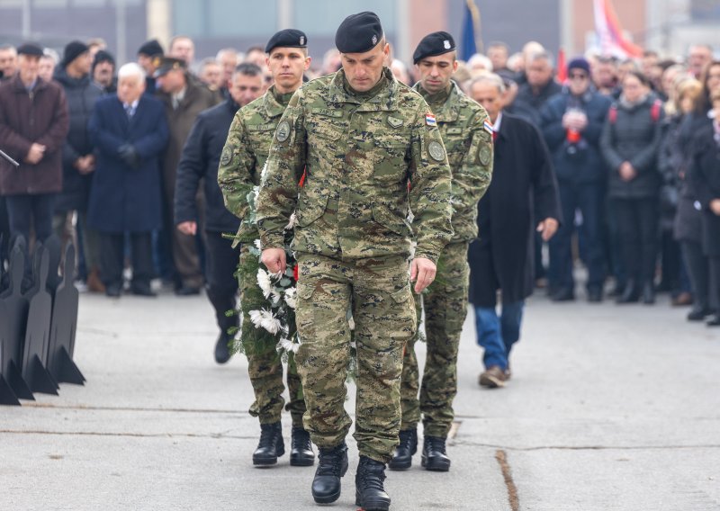 Održan komemorativni skup žrtvama Borovog naselja: 'Dok živimo, mi se nadamo'