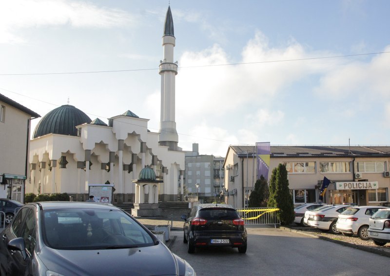 Opsadno stanje kod Tuzle: Osoba poginula u pljački zlatarnice, pljačkaši u bijegu