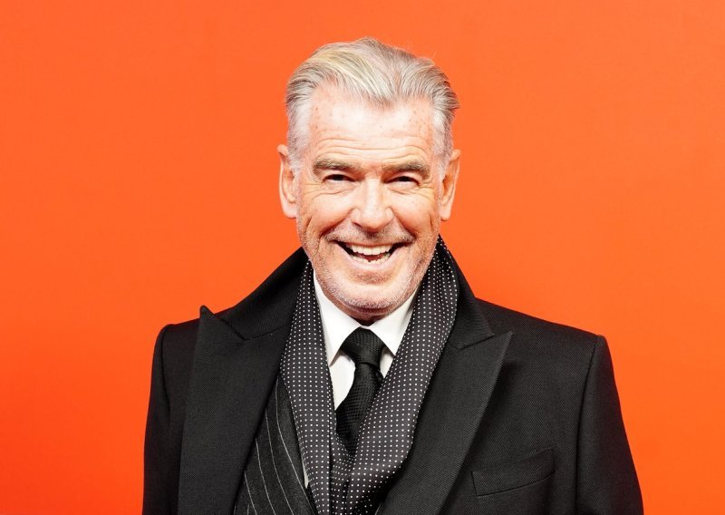 Šarm i stil ne blijede: Pierce Brosnan pokazao da je i dalje neodoljiv