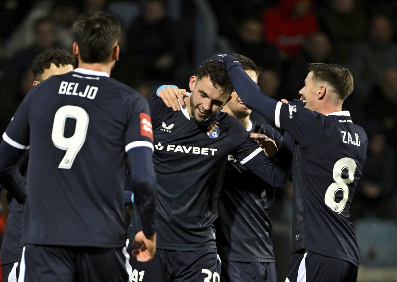 Razigrani i 'nabrijani' Dinamo pregazio drugoligaša. Pogledajte golove