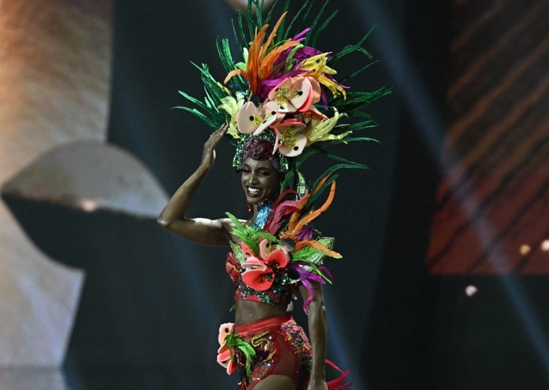 Drama na izboru Miss Universe: Jedna od djevojaka hospitalizirana nakon strašnog pada