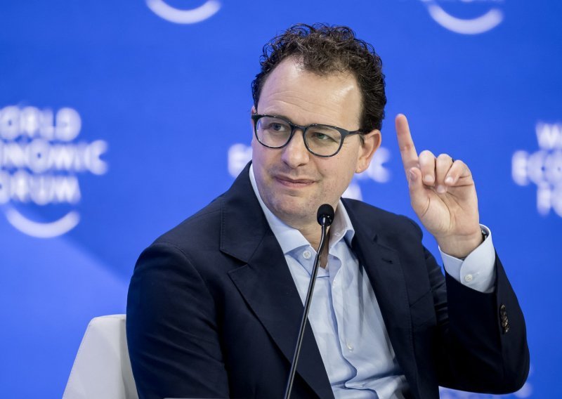 Amodei proziva Big Tech, LeCun optužuje za manipulaciju, a AI modeli već ucjenjuju