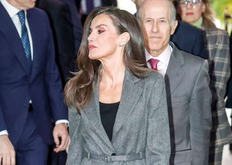 Ovo je jedno od najlaskavijih odijela: Nosi se godinama, a sada je na sniženju