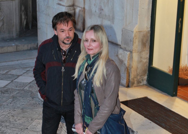 Gotovo nikad je ne vidimo: Mnogi ni danas ne znaju kako izgleda Gibonnijeva supruga