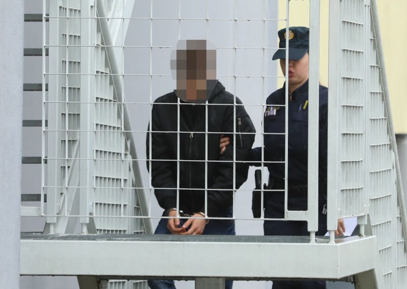 FOTO Predala se još jedna osoba zbog požara u Vjesniku. Uhićeni mladić na ispitivanju zanijekao krivnju