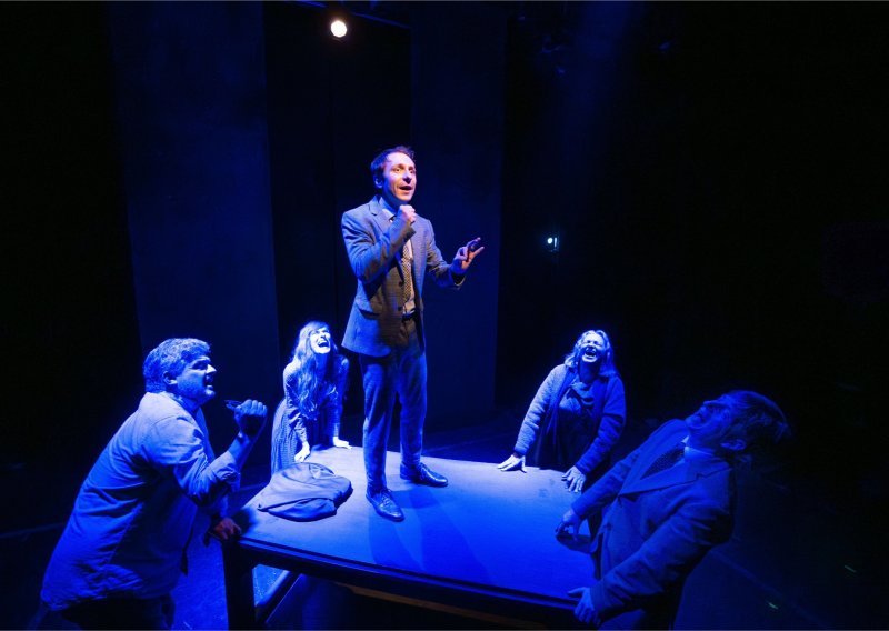 Nova premijera Teatra EXIT po tekstu Stevena Berkoffa, u režiji Matra Raguža