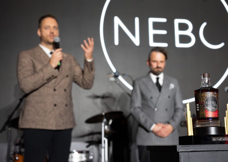 Sinoć je Hotel Esplanade zasjao u znaku Neba