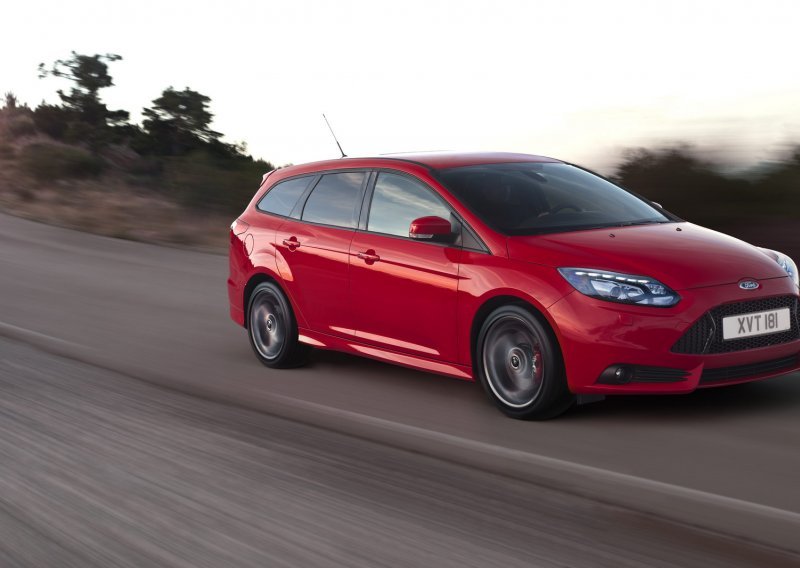 Ford Focus ST odsad i kao žestoki karavan