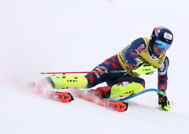 Debakl hrvatskih skijaša; Zubčić diskvalificiran, Kolega i Rodeš izletjeli sa staze