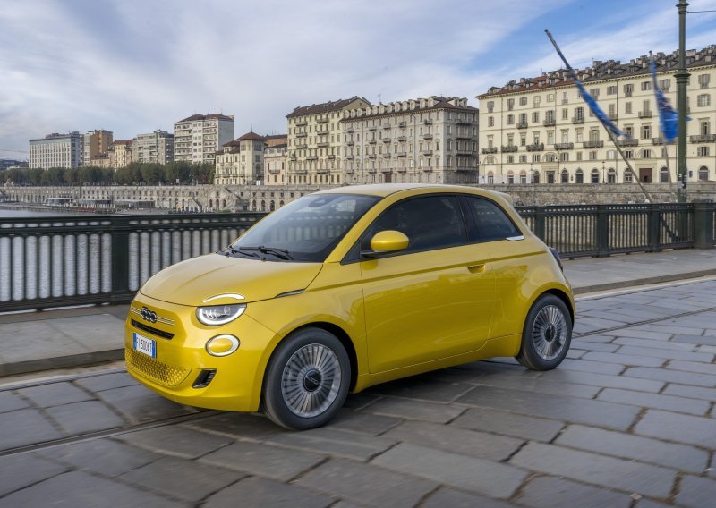 Novi Fiat 500 Hybrid predstavljen u Torinu: Blagohibridni 1,0-litreni FireFly pogonski sklop glavni adut