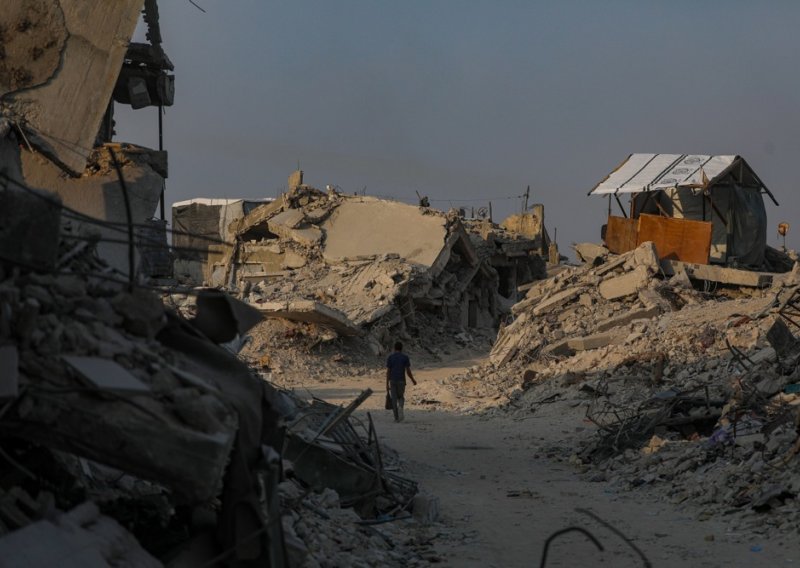 U novim izraelskim napadima na Gazu poginulo najmanje devet osoba