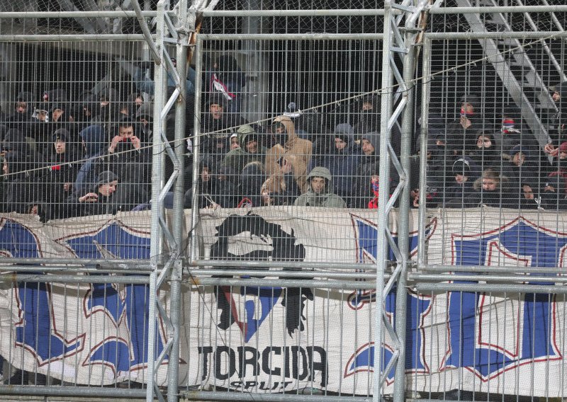 Navijači Hajduka u nevjerici nakon debakla; evo koju trojicu igrača najviše napadaju