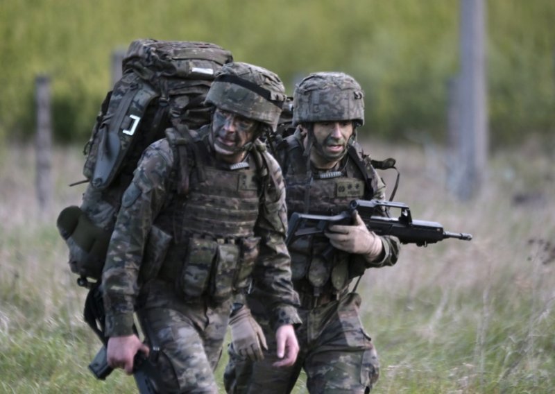 Zapad kuje plan za mirnodopsku Ukrajinu: Vojničke čizme će se teško riješiti