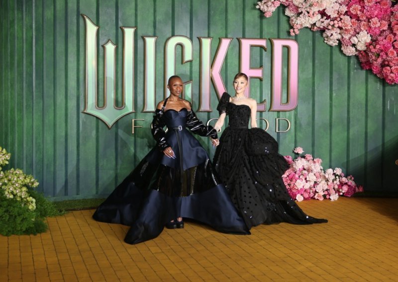 Filmska adaptacija mjuzikla s Arianom Grande dominirala ovaj vikend na kino-blagajnama