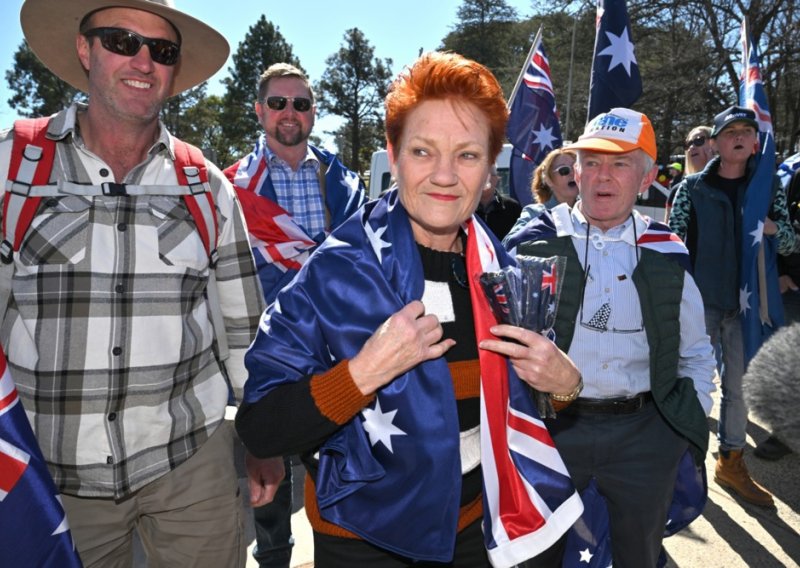Australska desničarka izazvala kaos u parlamentu: 'Ako to ne zabranite, ja ću nositi'