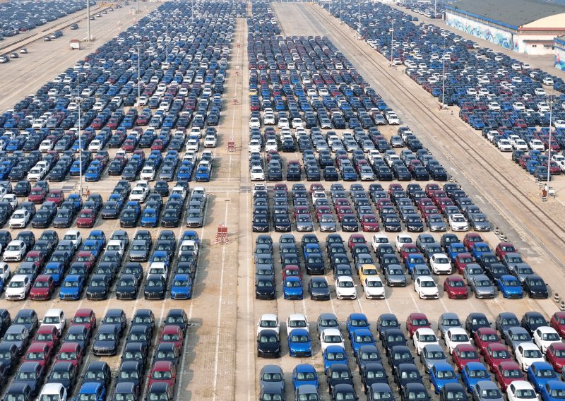 Kineska autoindustrija se urušava: Prodaja se strmoglavila, benzinci nestaju s tržišta