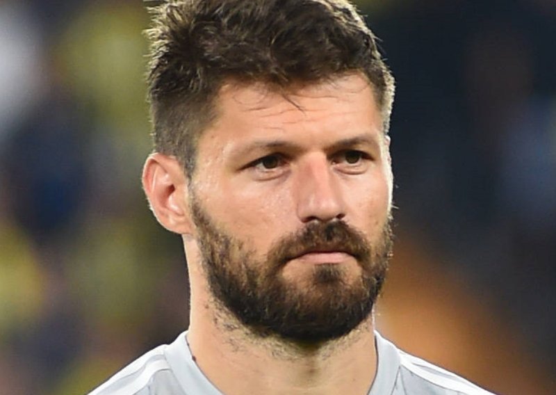 Bruno Petković se vratio treninzima pa ovim potezom iznenadio čelnike kluba