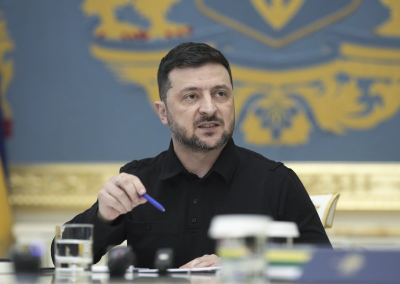 Zelenski: 'Plan više nema 28 točaka, o osjetljivim pitanjima ću razgovarati s Trumpom'