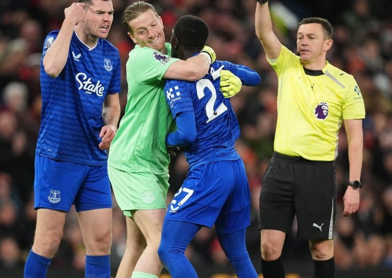 Ošamario je suigrača i zbog toga dobio crveni karton, a sad kaže: Emocije ponekad prevladaju