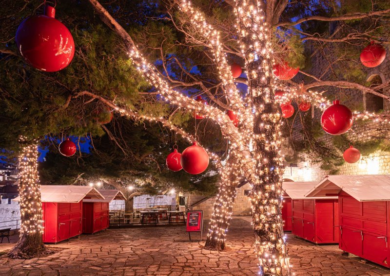 Božićna čarolija u Dubrovniku: Pogledajte kako će grad otvoriti sezonu blagdana u velikom stilu