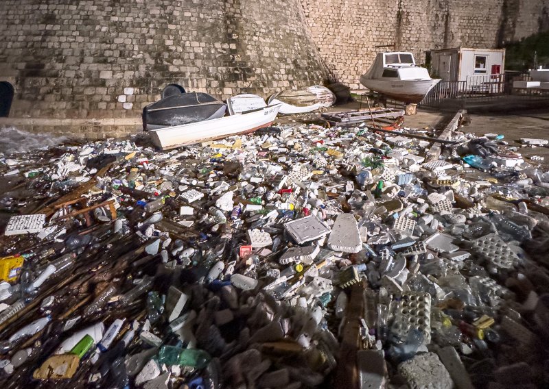 FOTO Pogledajte kako izgleda Dubrovnik, grad je doslovno zatrpan smećem iz Albanije