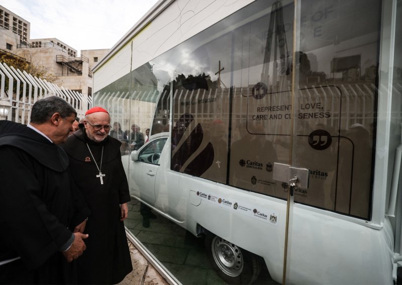 Papamobil pape Franje dobio novu svrhu u Gazi, evo ćemu će služiti