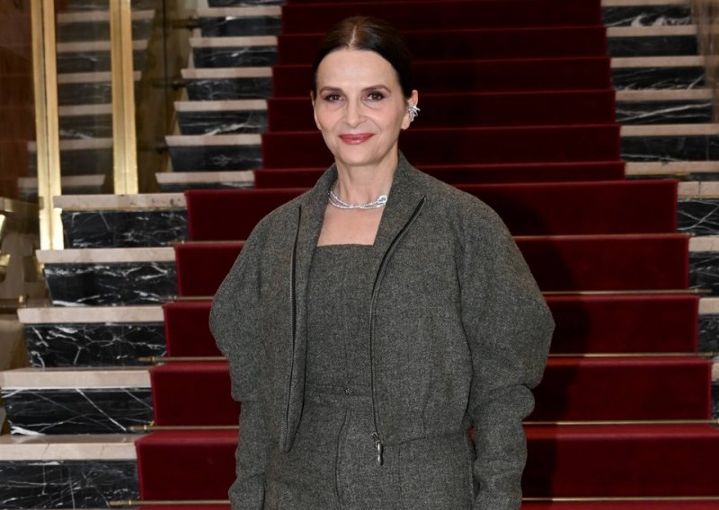 Ovo se zove francuski chic: Ove hlače i jakna su nešto najbolje što smo vidjeli u posljednje vrijeme