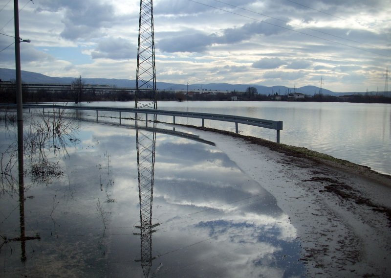 Poplave i odroni u Mostaru: Blokiran jedan ulaz u grad, evakuirana obitelj