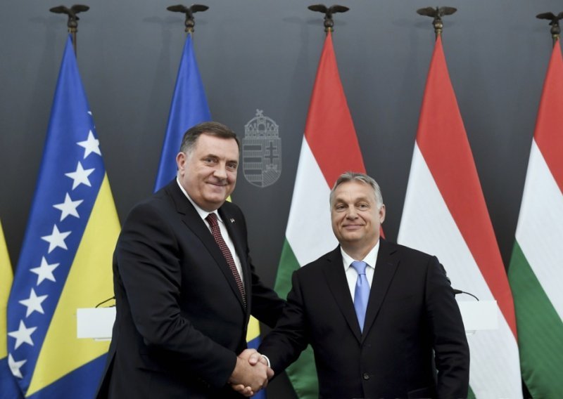 Dodik se sastao s Orbanom, na susret je poveo i gosta