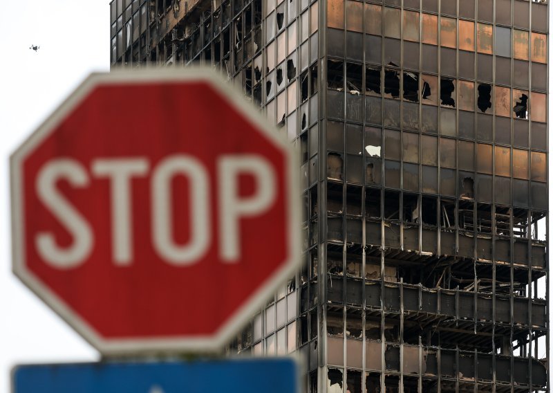 FOTO, VIDEO: Počeo očevid na zgarištu Vjesnika: Dronovi kruže, stigli i specijalci