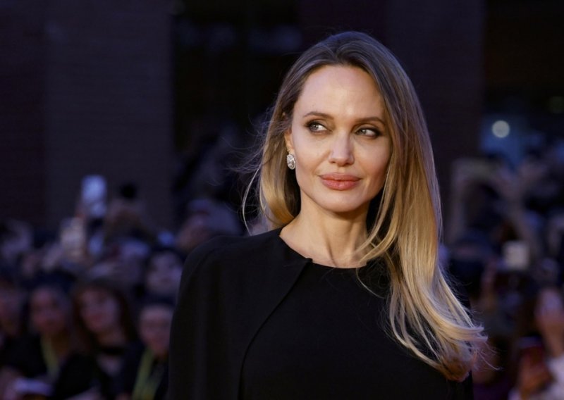 Oglasio se odvjetnik Angeline Jolie: Tvrdi da je Brad Pitt još uvijek kontrolira