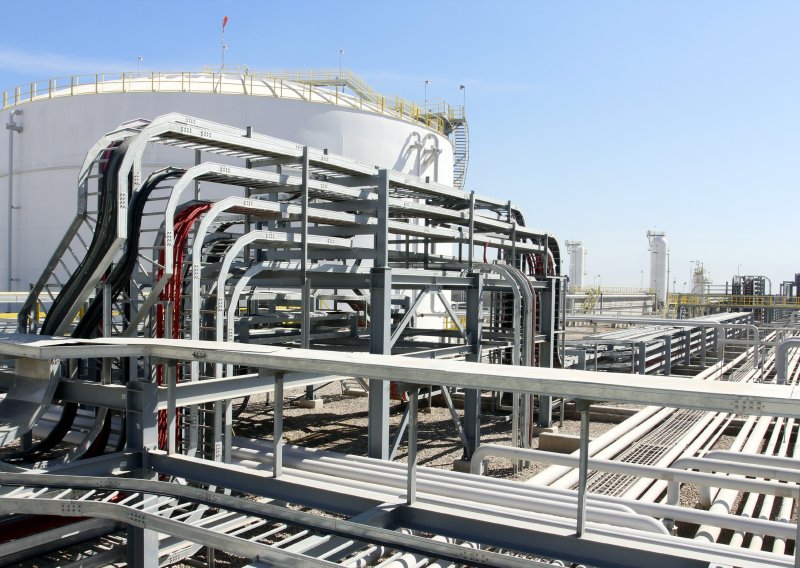 Irak preuzeo obavezu plaćanja radnika na Lukoilovu naftnom polju