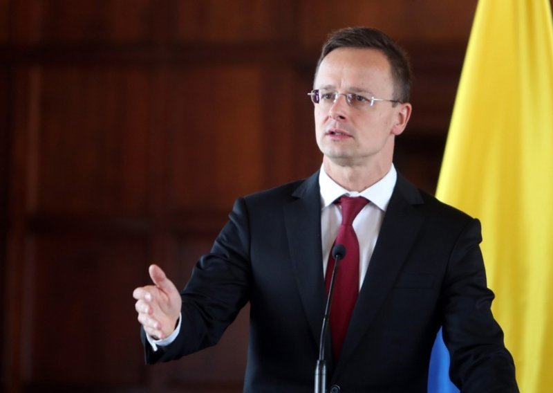 Ministar obrane BiH zabranio let u zemlju mađarskom ministru: Htio je posjetiti Dodika