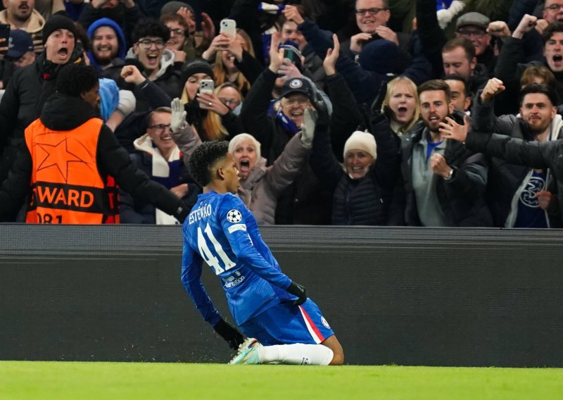 U demoliranju Barce svijet je sinoć upoznao novu senzaciju: 'Ti si istina, cijela istina i ništa osim istine'