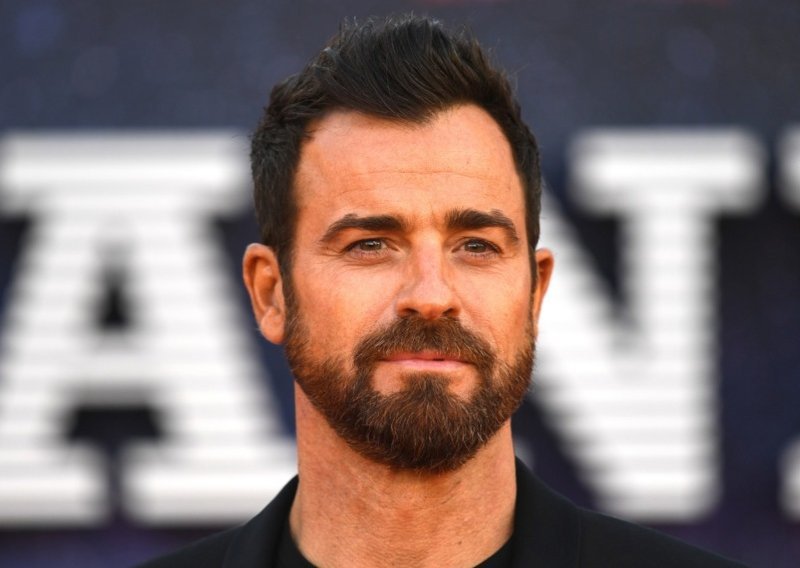 Bivši suprug Jennifer Aniston dobio 'bogatog i glupog lika' u 'Vrag nosi Pradu 2'